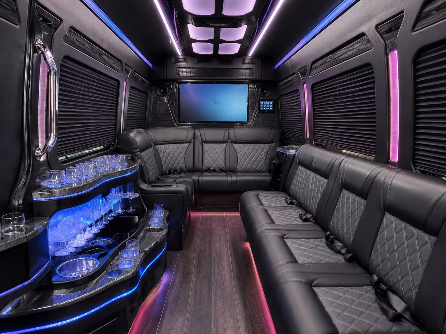 give your guests a comfortable ride to hill country wedding venues outside austin